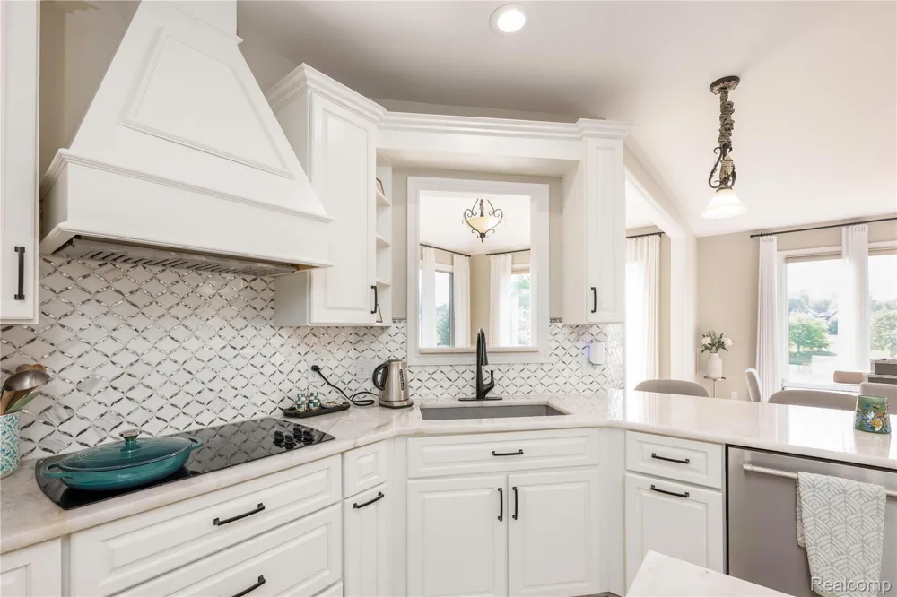 63520 Georgetowne S Washington Township, MI 48095