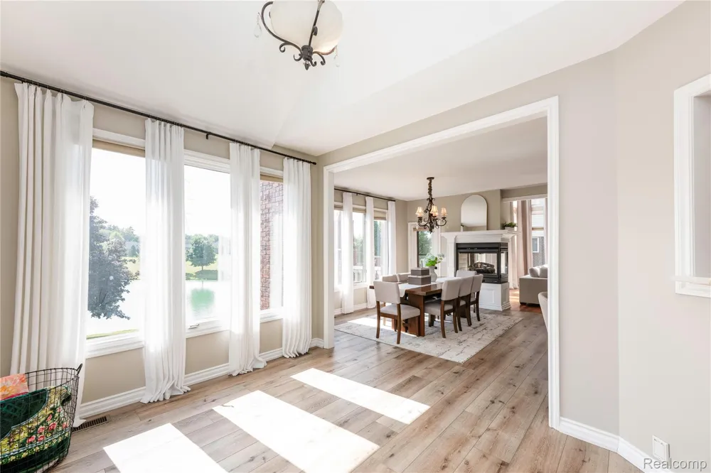 63520 Georgetowne S Washington Township, MI 48095