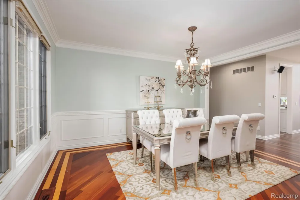 63520 Georgetowne S Washington Township, MI 48095