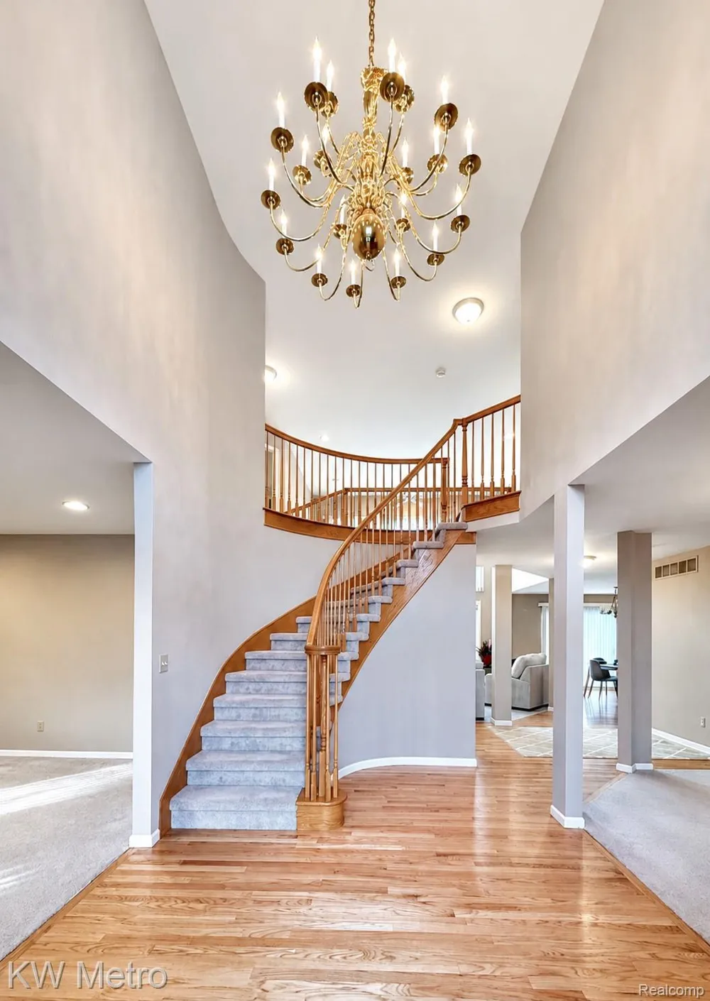 1176 CADMUS DRIVE Troy City, MI 48085