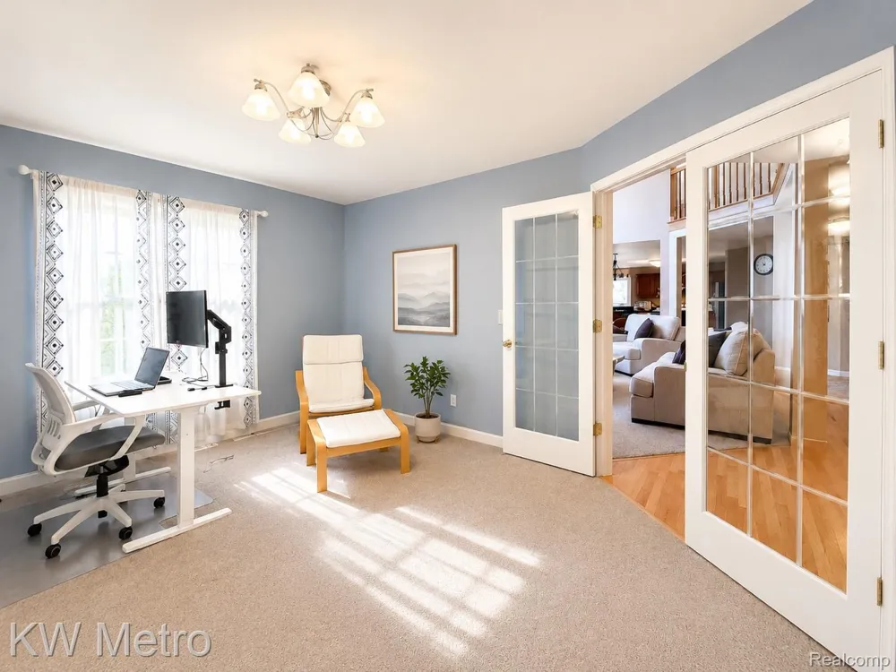 1176 CADMUS DRIVE Troy City, MI 48085