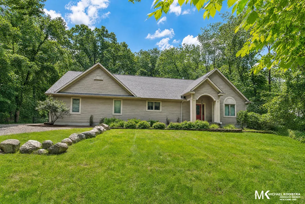 26 Flat River Drive SE Vergennes Township, MI 49331