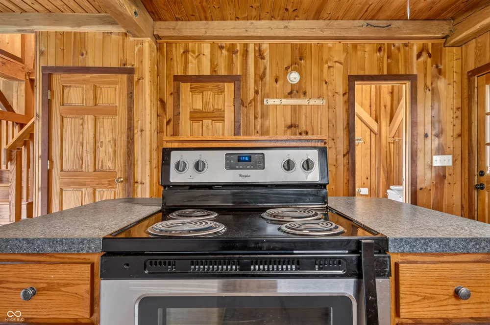 6821 W County Road 700 Freetown, IN 47235