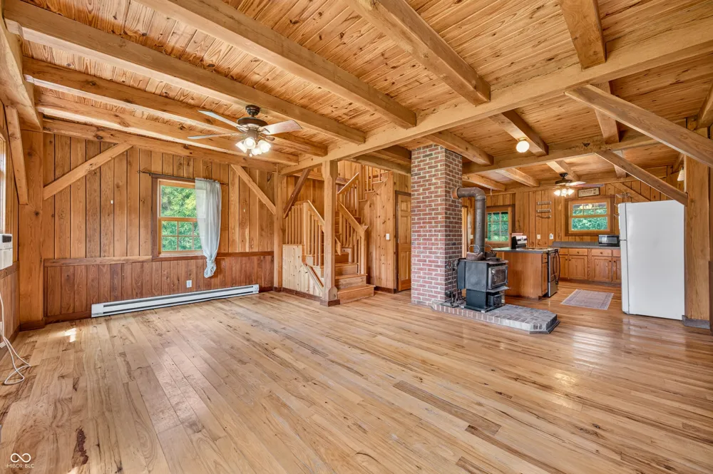 6821 W County Road 700 Freetown, IN 47235