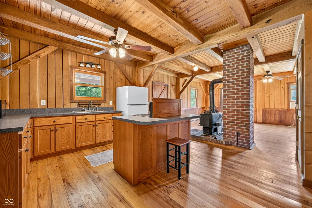 6821 W County Road 700 Freetown, IN 47235