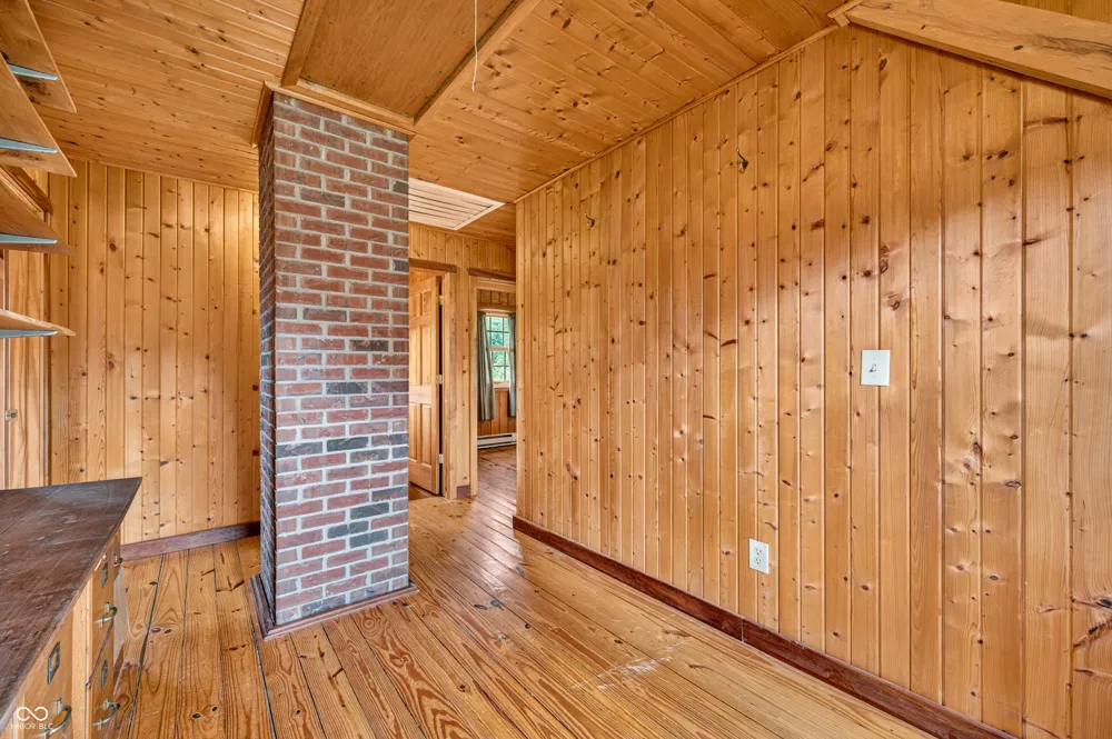 6821 W County Road 700 Freetown, IN 47235