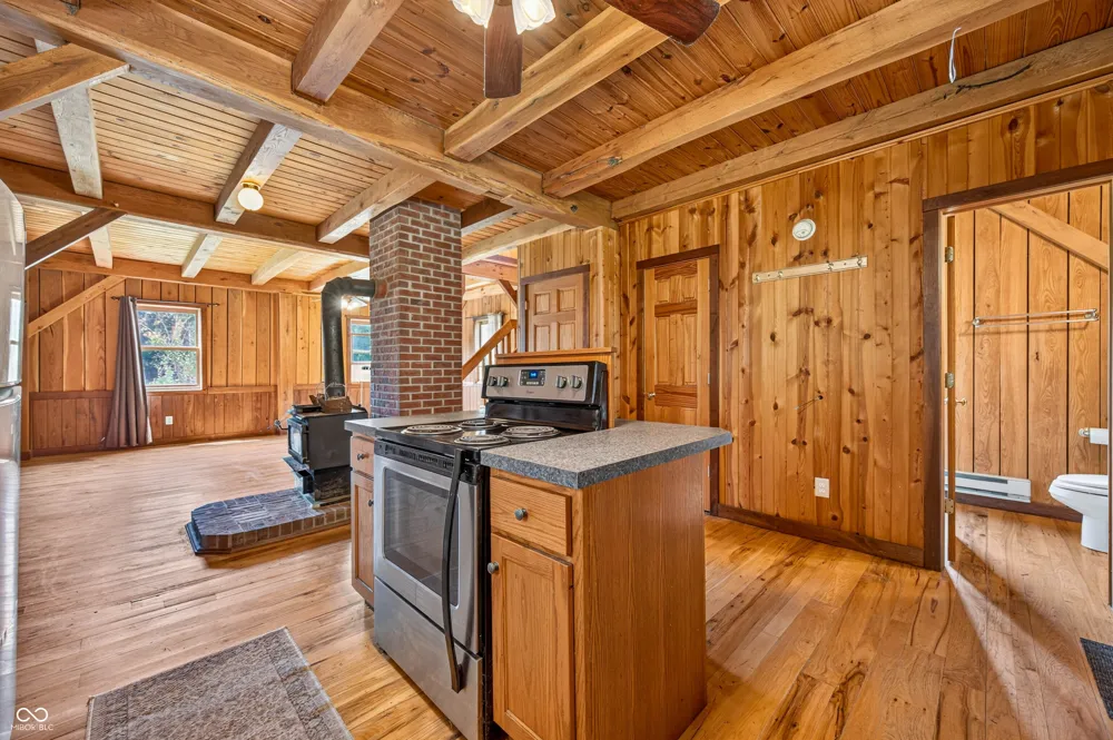 6821 W County Road 700 Freetown, IN 47235