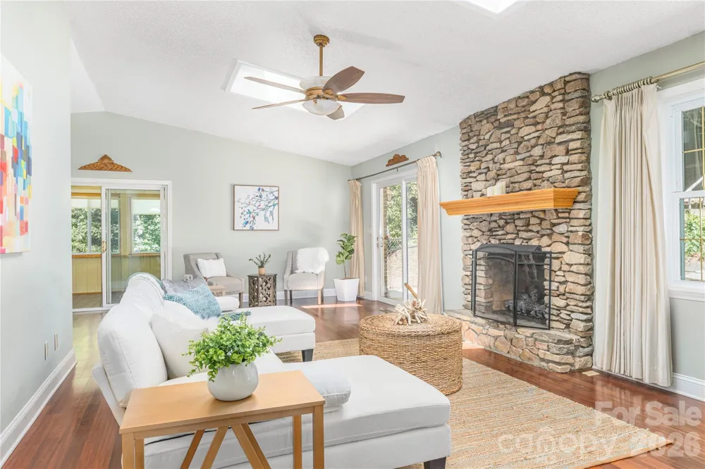 446 Deerhaven Lane Hendersonville, NC 28791