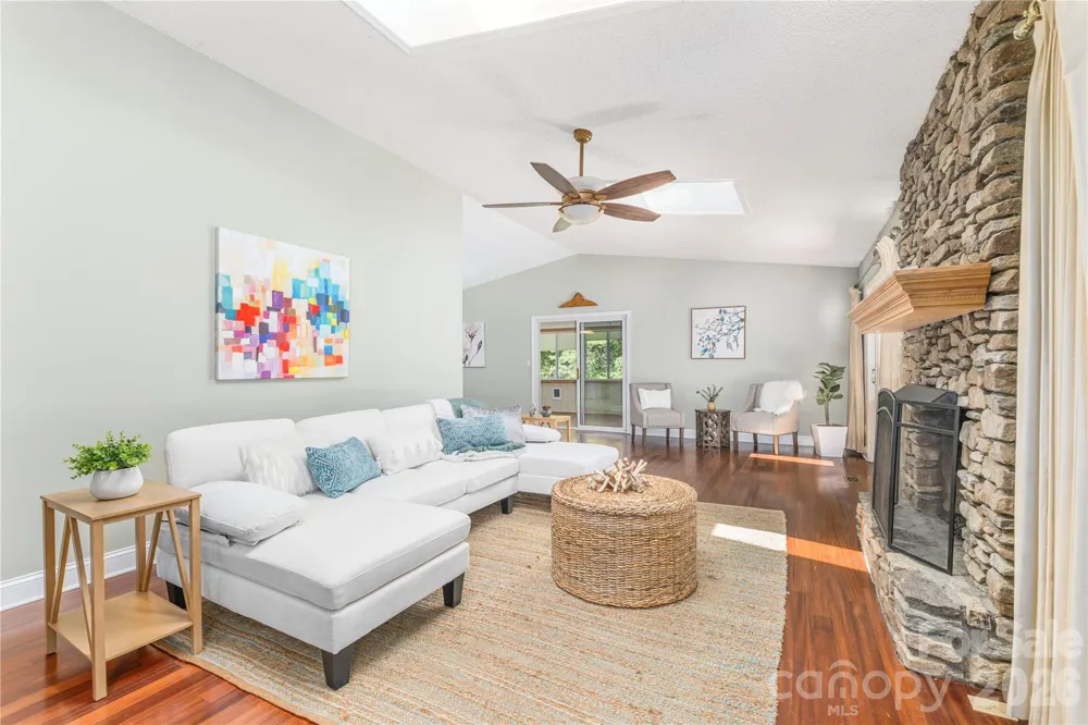 446 Deerhaven Lane Hendersonville, NC 28791