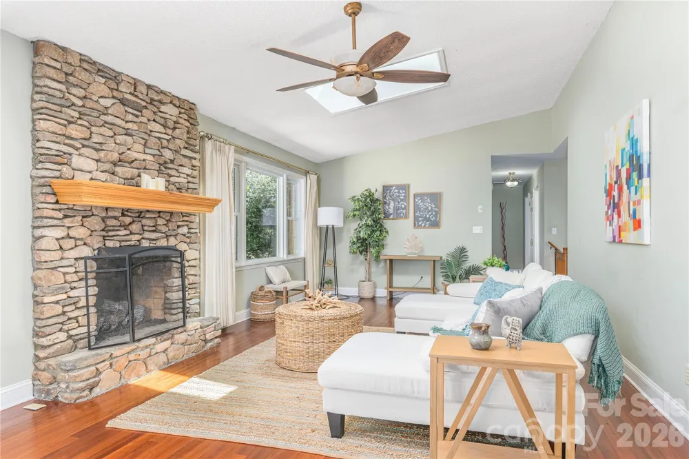 446 Deerhaven Lane Hendersonville, NC 28791