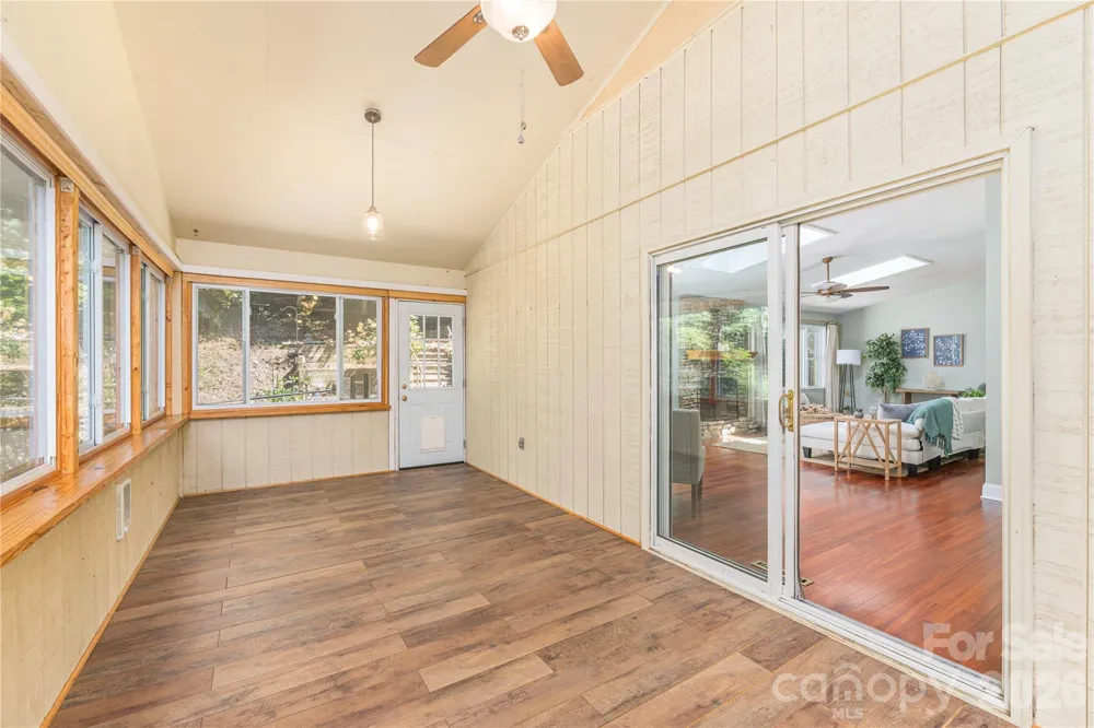 446 Deerhaven Lane Hendersonville, NC 28791