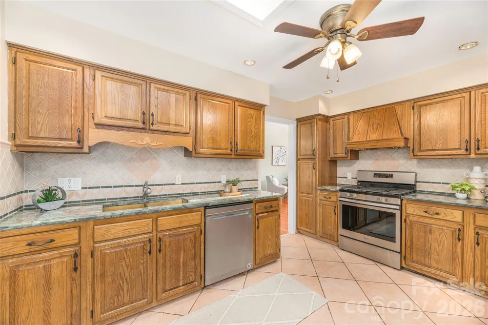446 Deerhaven Lane Hendersonville, NC 28791