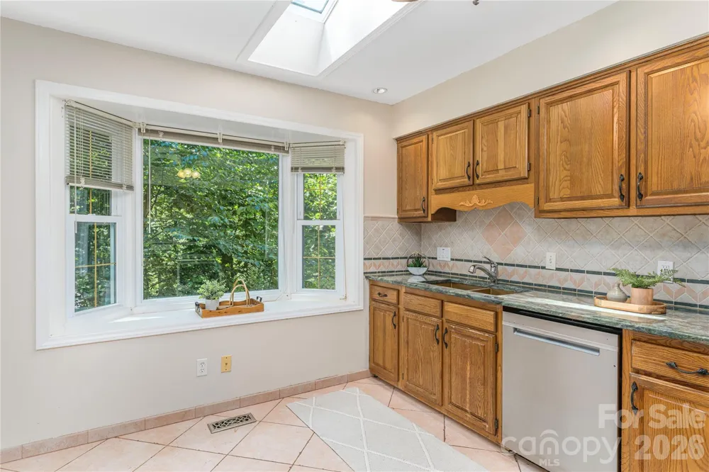 446 Deerhaven Lane Hendersonville, NC 28791
