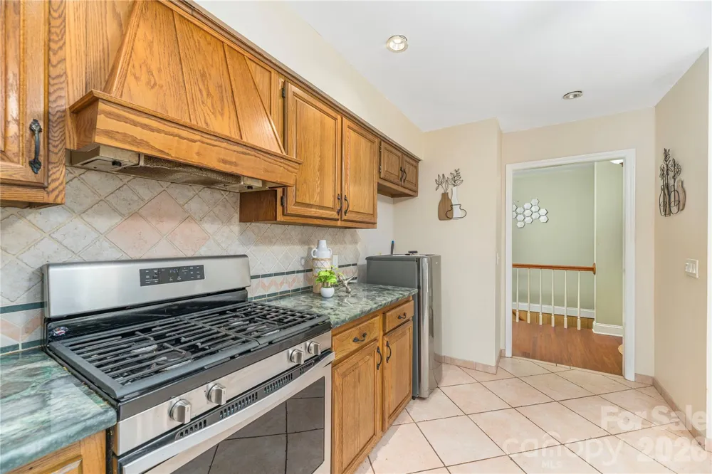 446 Deerhaven Lane Hendersonville, NC 28791