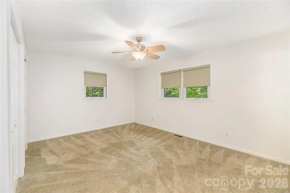 446 Deerhaven Lane Hendersonville, NC 28791