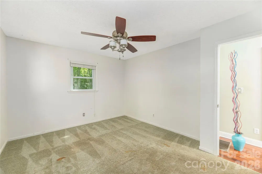 446 Deerhaven Lane Hendersonville, NC 28791