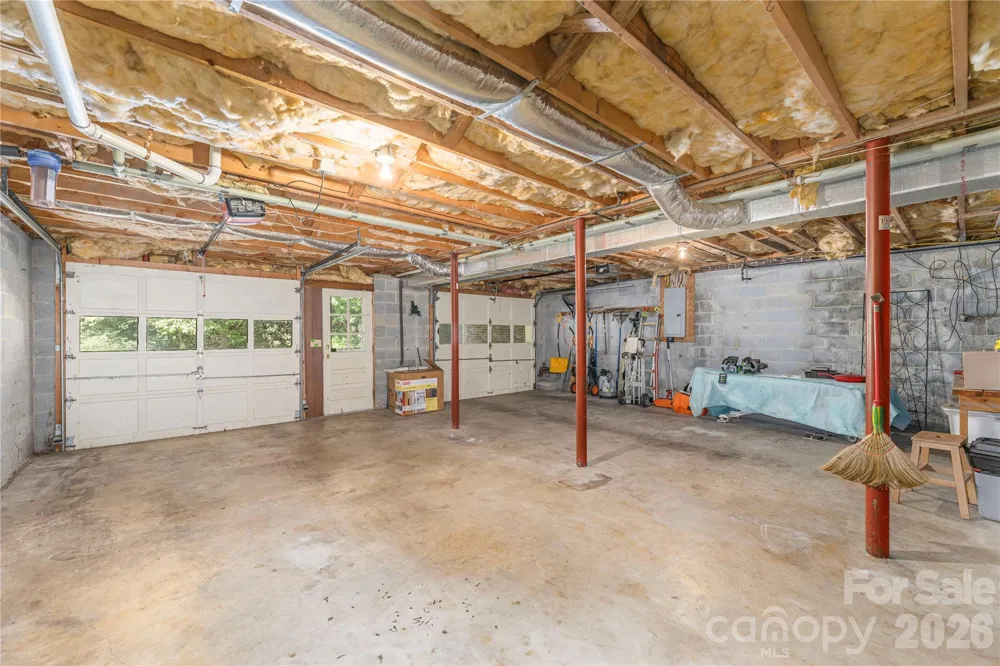 446 Deerhaven Lane Hendersonville, NC 28791
