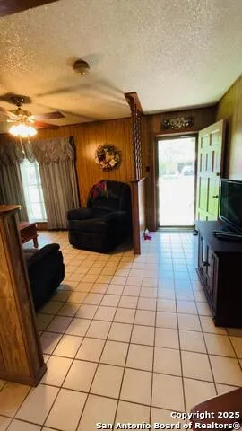 204 SKYLARK DR Fredericksburg, TX 78624