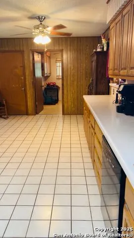 204 SKYLARK DR Fredericksburg, TX 78624