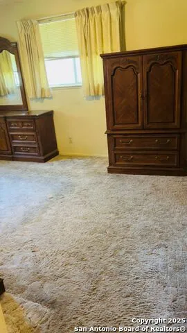 204 SKYLARK DR Fredericksburg, TX 78624