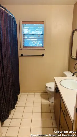204 SKYLARK DR Fredericksburg, TX 78624
