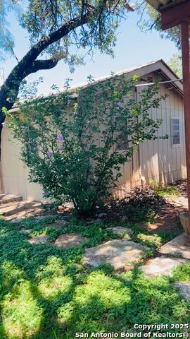 204 SKYLARK DR Fredericksburg, TX 78624