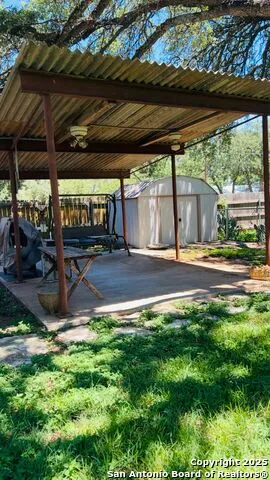 204 SKYLARK DR Fredericksburg, TX 78624