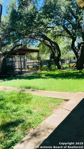 204 SKYLARK DR Fredericksburg, TX 78624