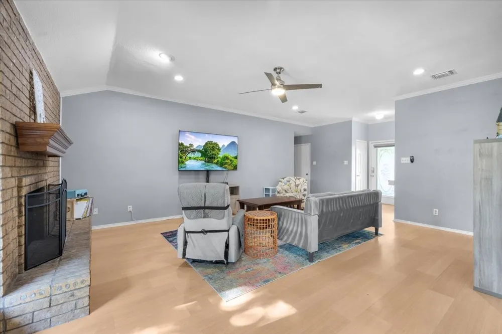 3032 Oak Valley Drive Bedford, TX 76021