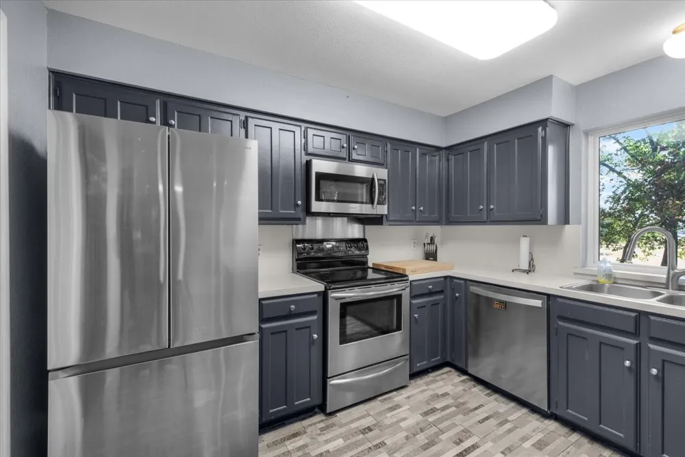 3032 Oak Valley Drive Bedford, TX 76021