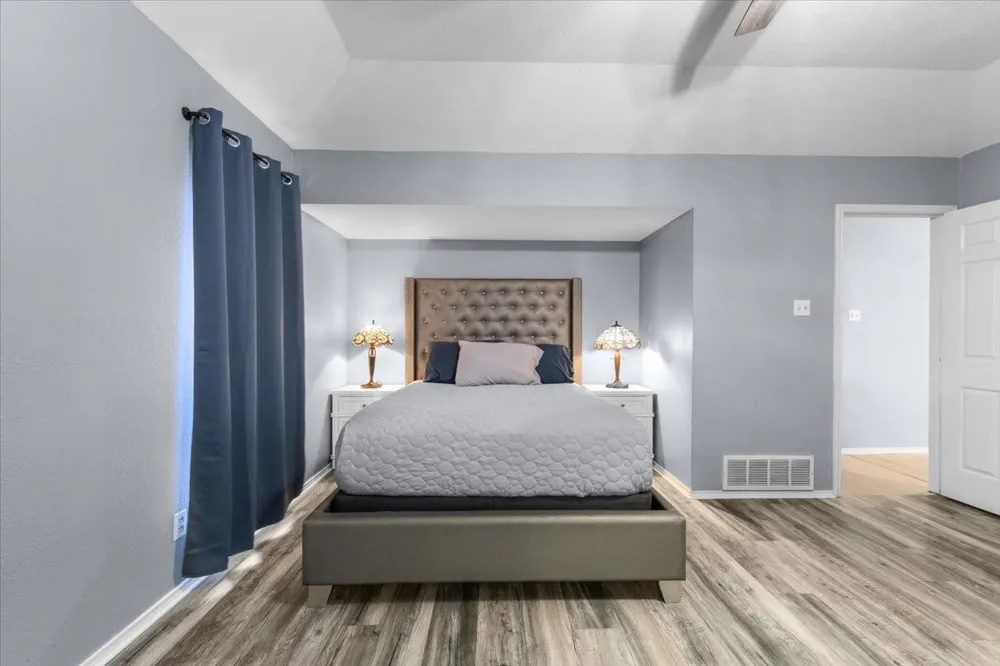 3032 Oak Valley Drive Bedford, TX 76021