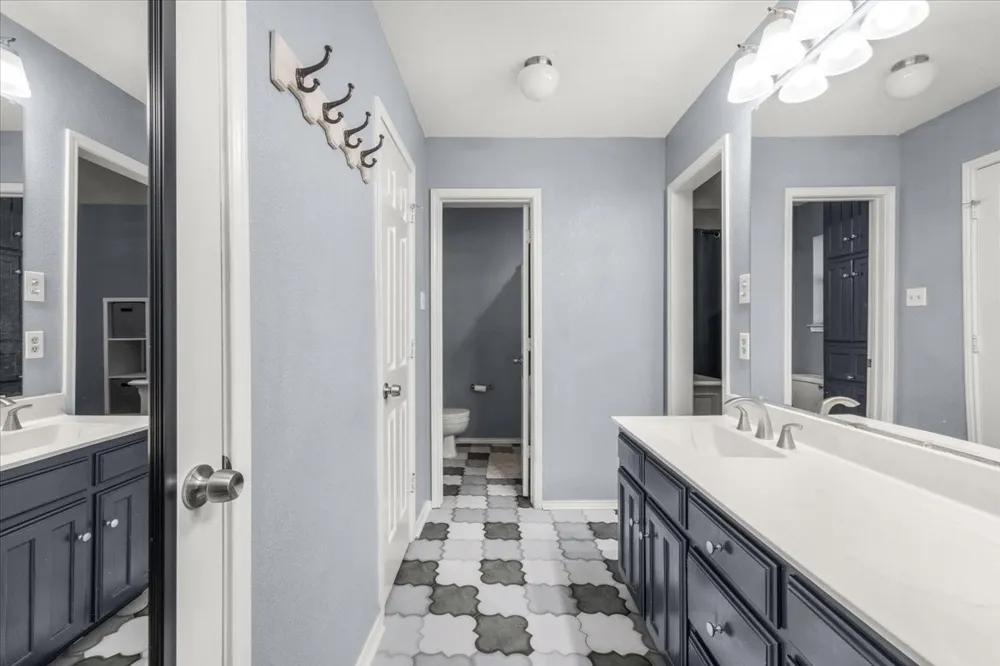 3032 Oak Valley Drive Bedford, TX 76021