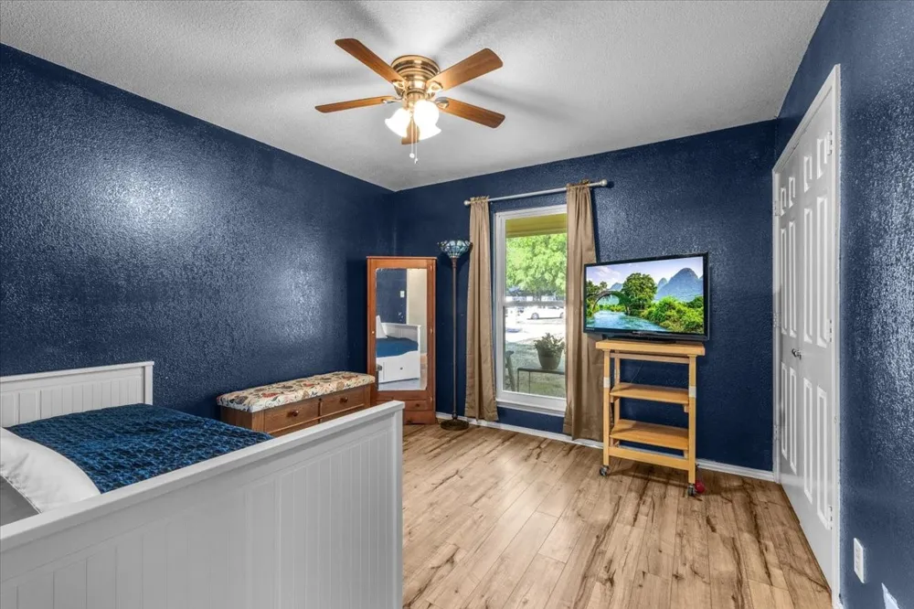 3032 Oak Valley Drive Bedford, TX 76021
