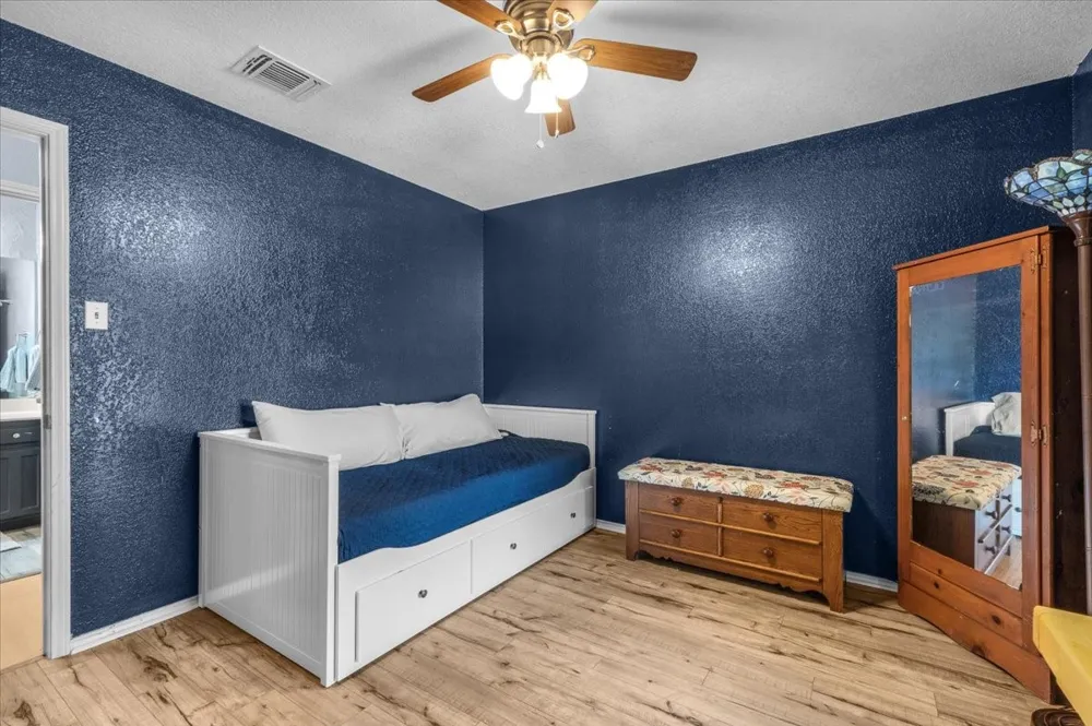 3032 Oak Valley Drive Bedford, TX 76021