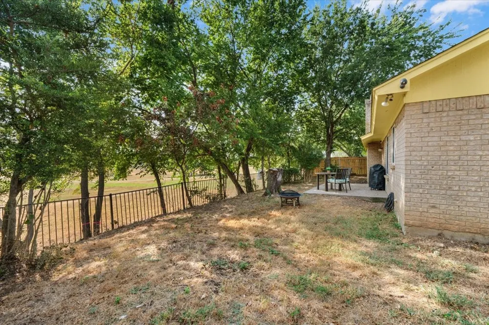 3032 Oak Valley Drive Bedford, TX 76021