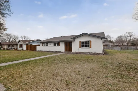 11360 Drummond Drive