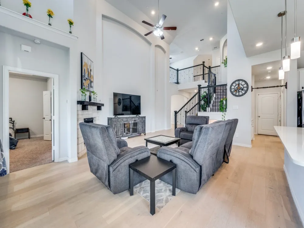 2094 Creekbluff Circle Lewisville, TX 75010