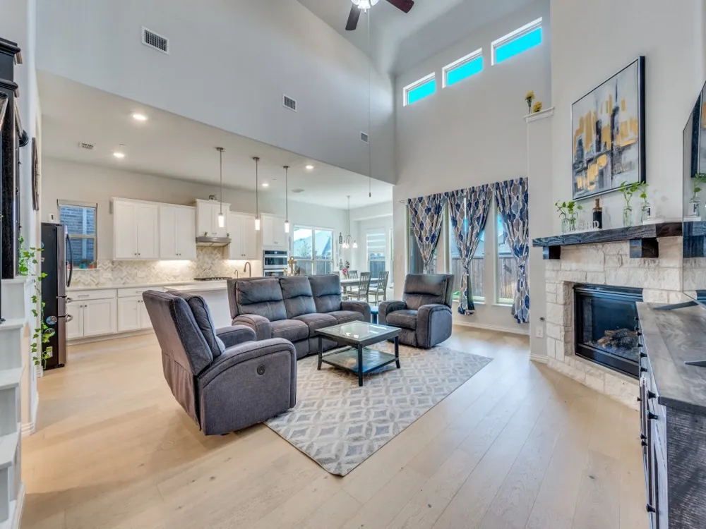 2094 Creekbluff Circle Lewisville, TX 75010