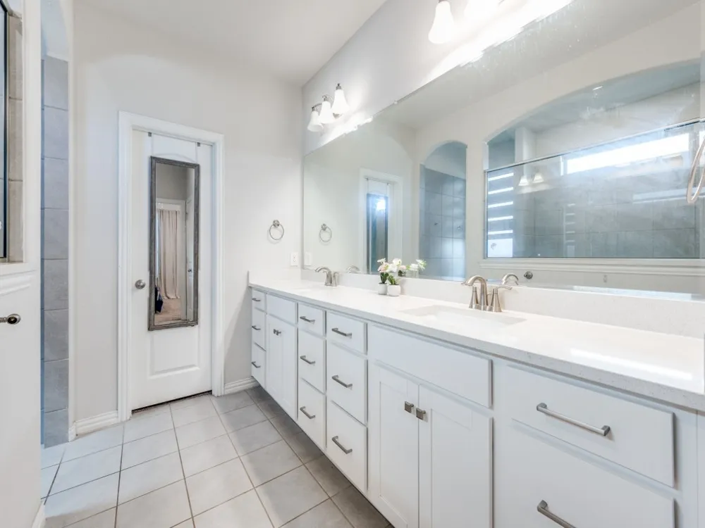 2094 Creekbluff Circle Lewisville, TX 75010
