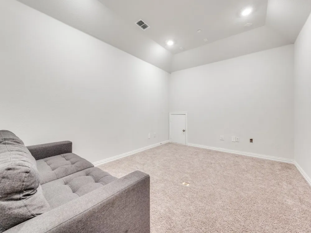 2094 Creekbluff Circle Lewisville, TX 75010