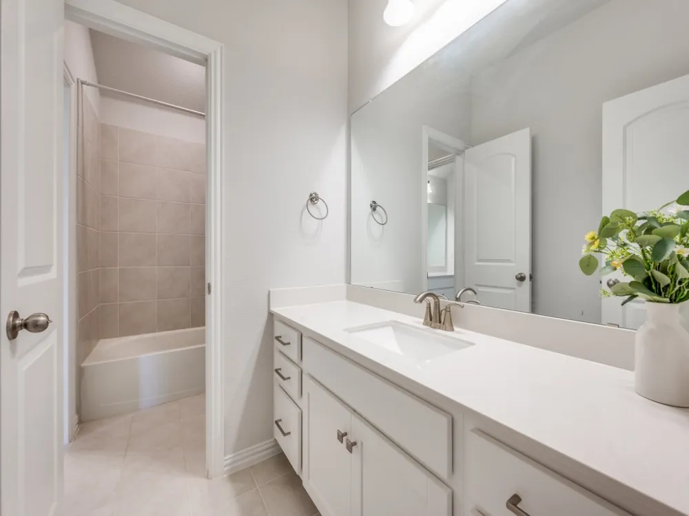 2094 Creekbluff Circle Lewisville, TX 75010