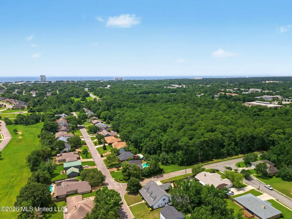 451 Cove Drive Biloxi, MS 39531