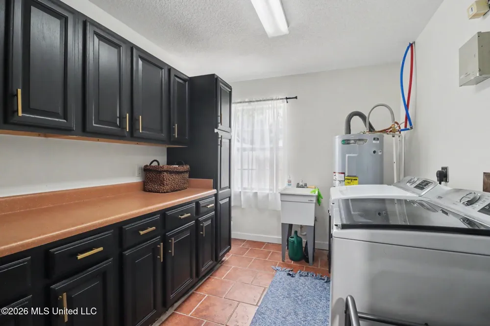 451 Cove Drive Biloxi, MS 39531