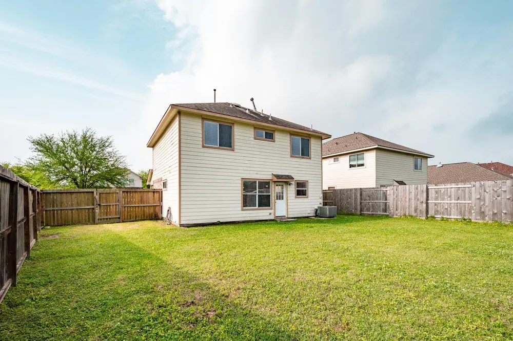 4435 Crossvine Avenue Baytown, TX 77521