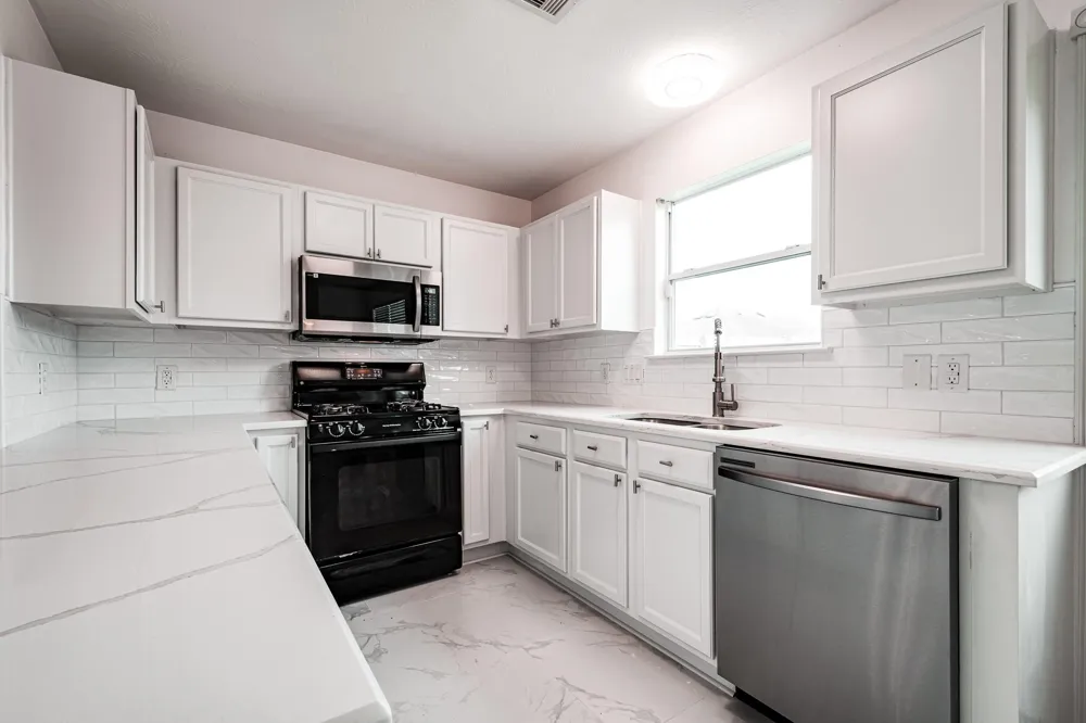 4435 Crossvine Avenue Baytown, TX 77521