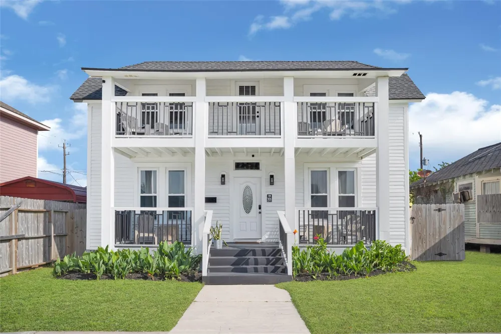 3624 Avenue S 1/2 Galveston, TX 77550