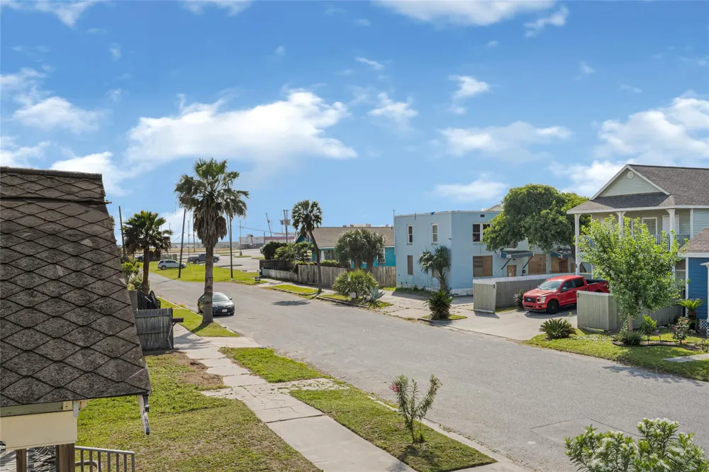3624 Avenue S 1/2 Galveston, TX 77550