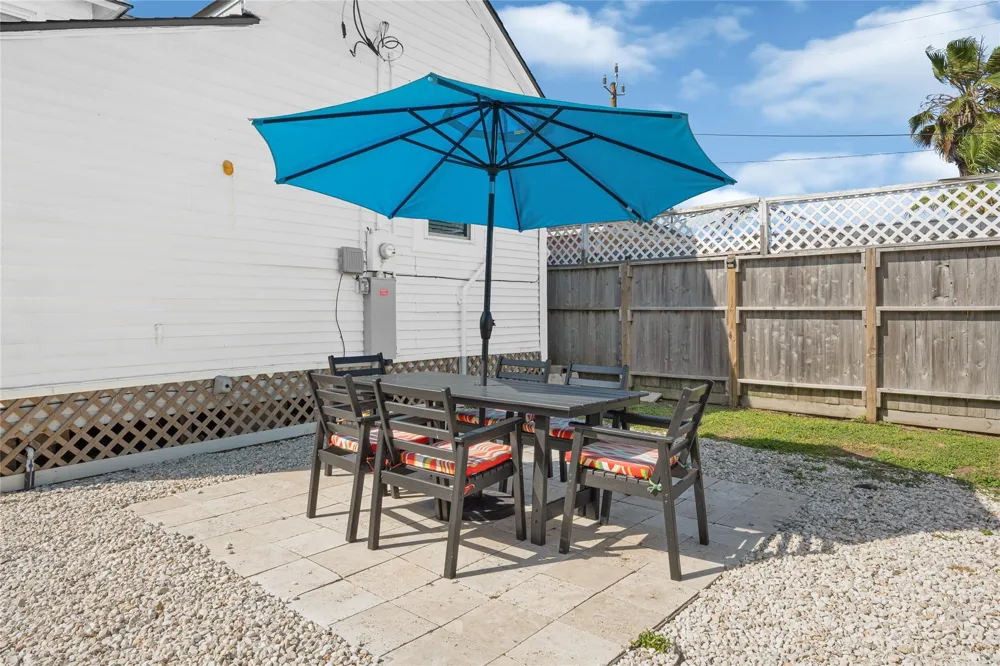 3624 Avenue S 1/2 Galveston, TX 77550