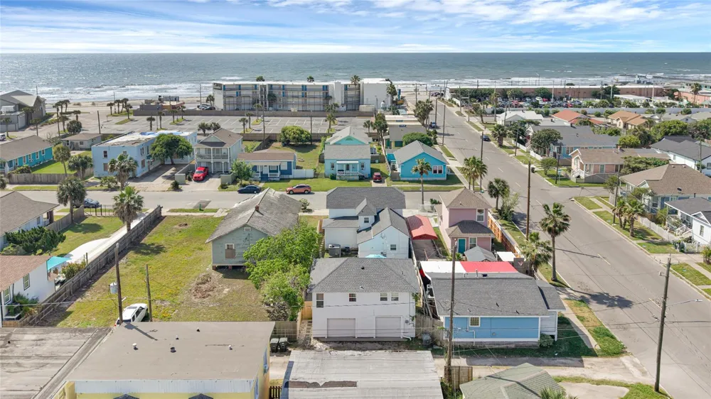 3624 Avenue S 1/2 Galveston, TX 77550