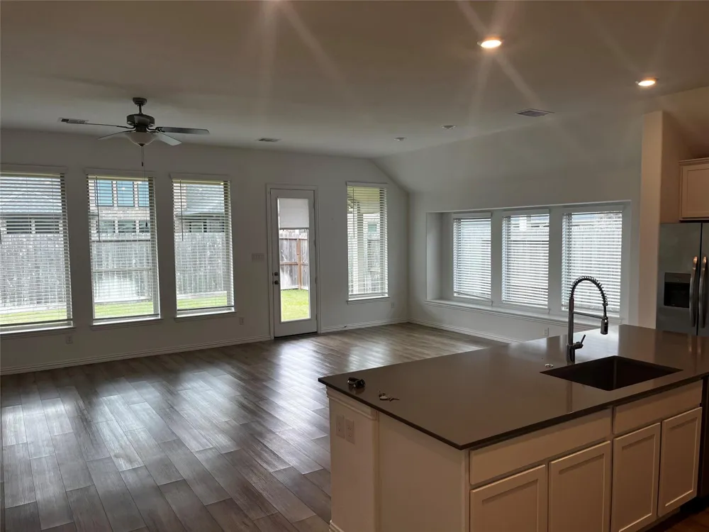 31510 Vineyard Creek Drive Fulshear, TX 77441